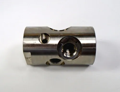 Round valve fitting